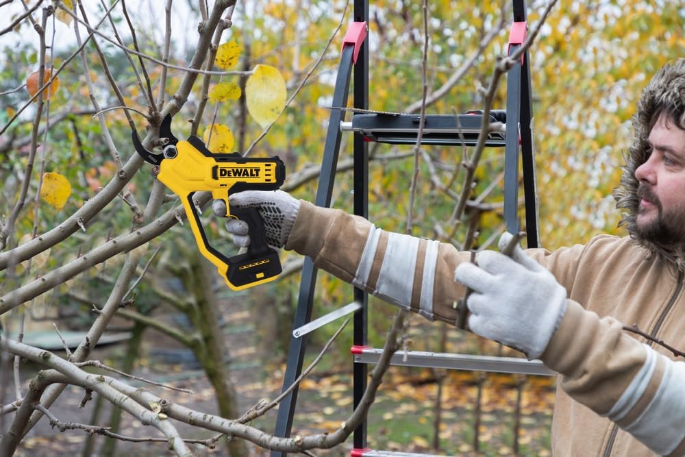 XR 18V Pole Pruner DCMPP568N-XJ