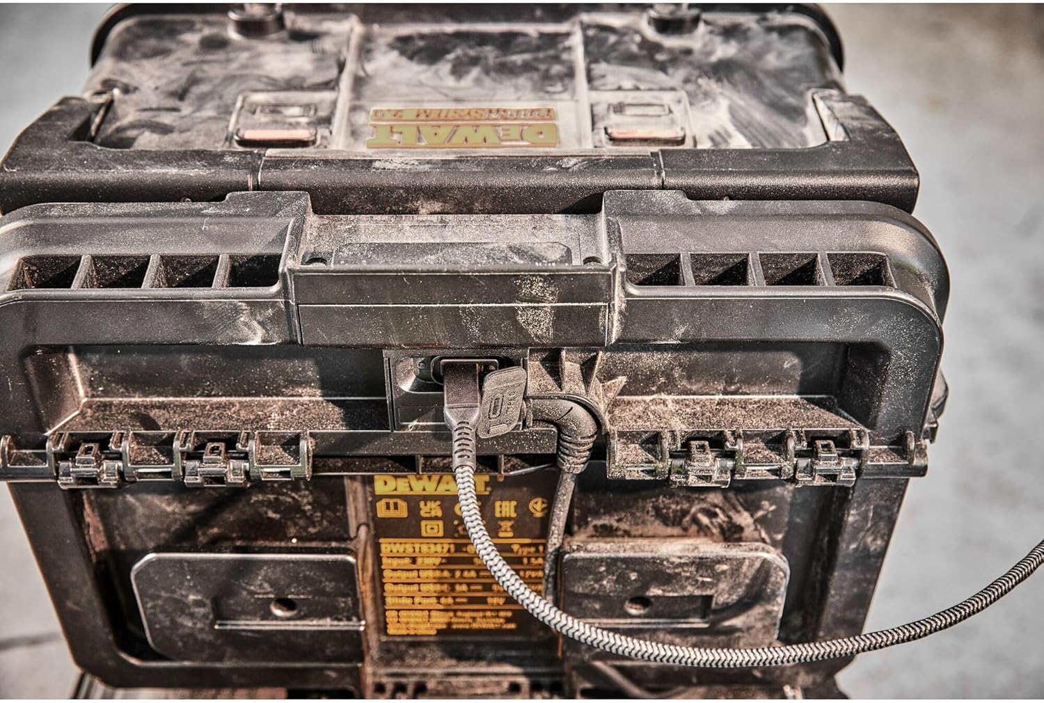 Double XR 18V / FLEXVOLT 4A Charger DWST83471-QW